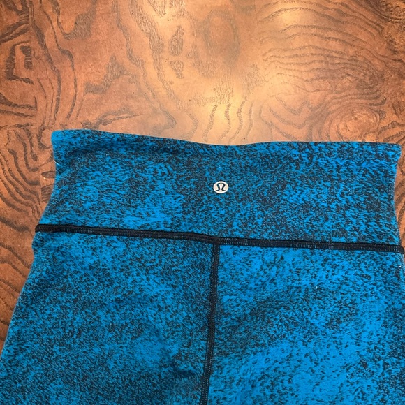 Lululemon Wunder Under Pant III Luon Spray Jacquard
Shocking Blue Black Size 4 - Picture 4 of 10